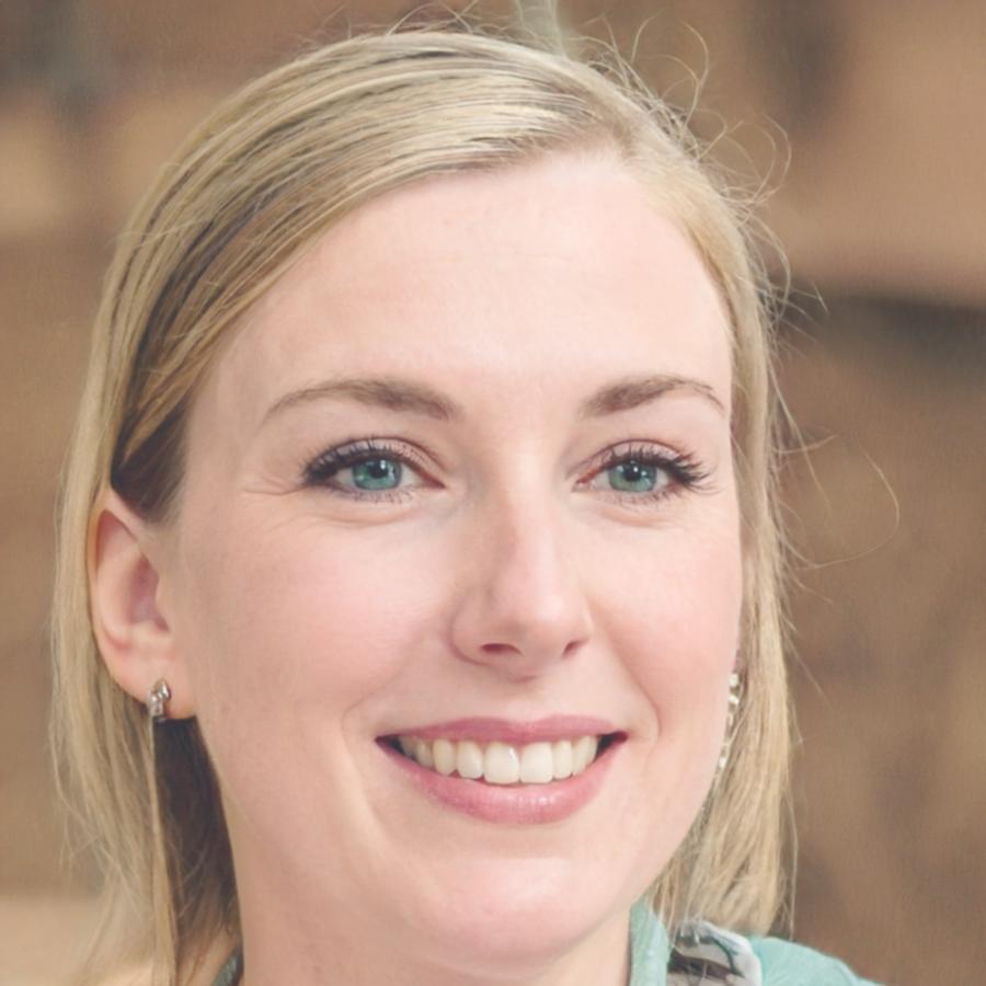 Dr. Amanda Foster, Behavioral Finance Expert and Research Director